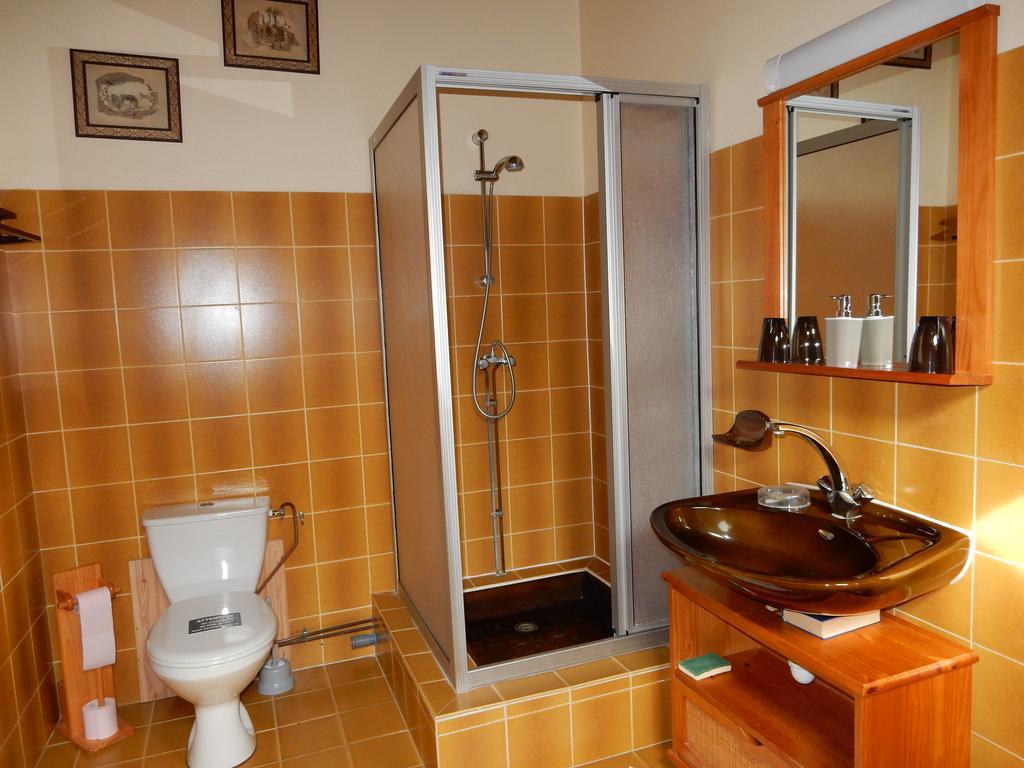 Le Chateau Des Estubiers Acomodação com café da manhã Sérignan-du-Comtat Quarto foto