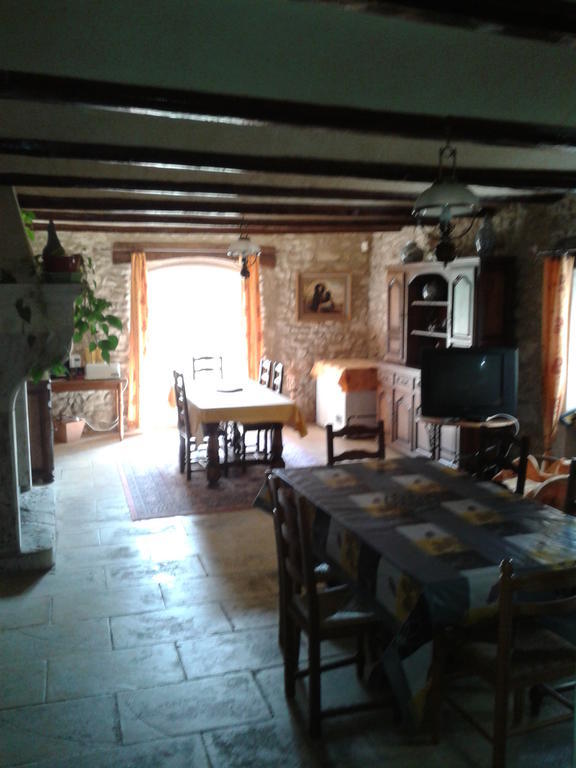 Le Chateau Des Estubiers Acomodação com café da manhã Sérignan-du-Comtat Exterior foto