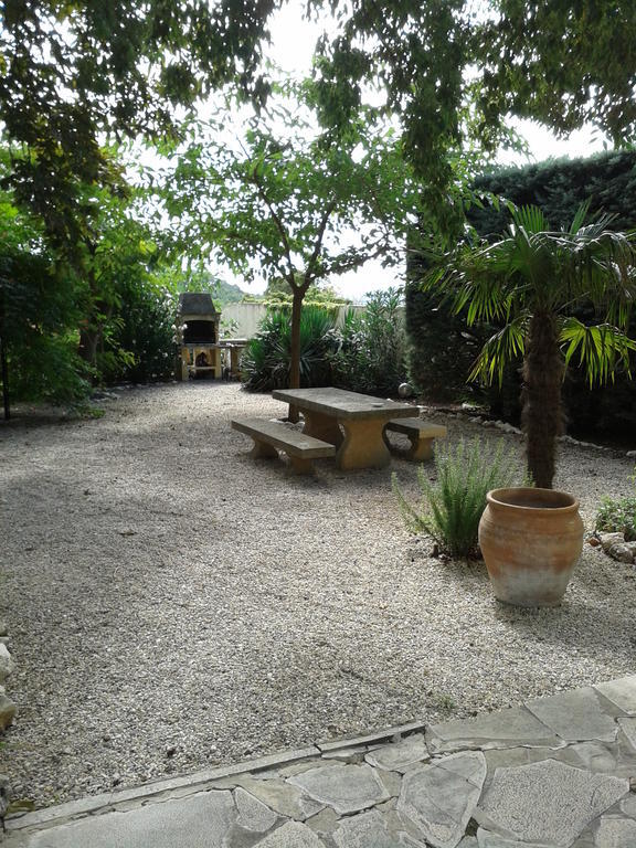 Le Chateau Des Estubiers Acomodação com café da manhã Sérignan-du-Comtat Exterior foto