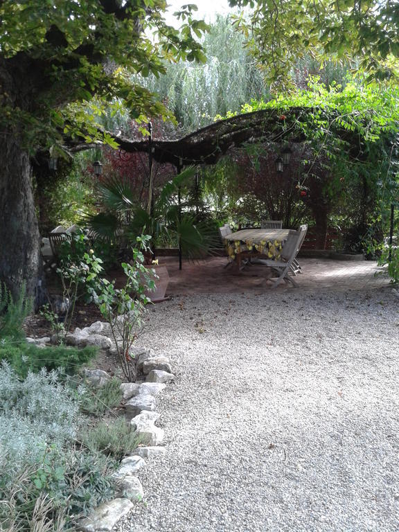 Le Chateau Des Estubiers Acomodação com café da manhã Sérignan-du-Comtat Quarto foto